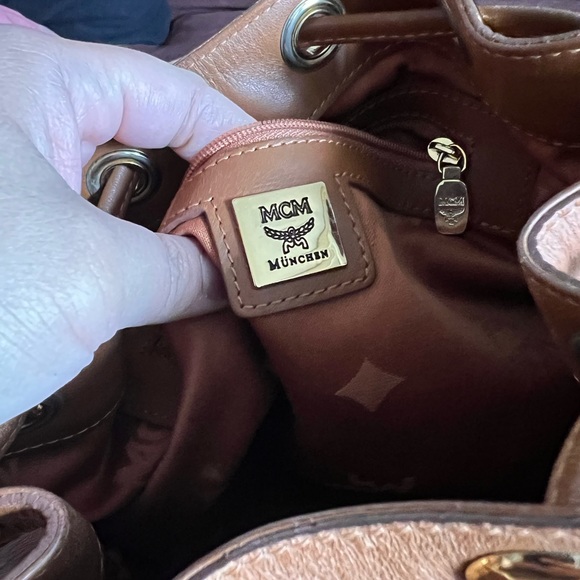 MCM MADE IN GERMANY BUCKET BAG - Picture 10 of 13
